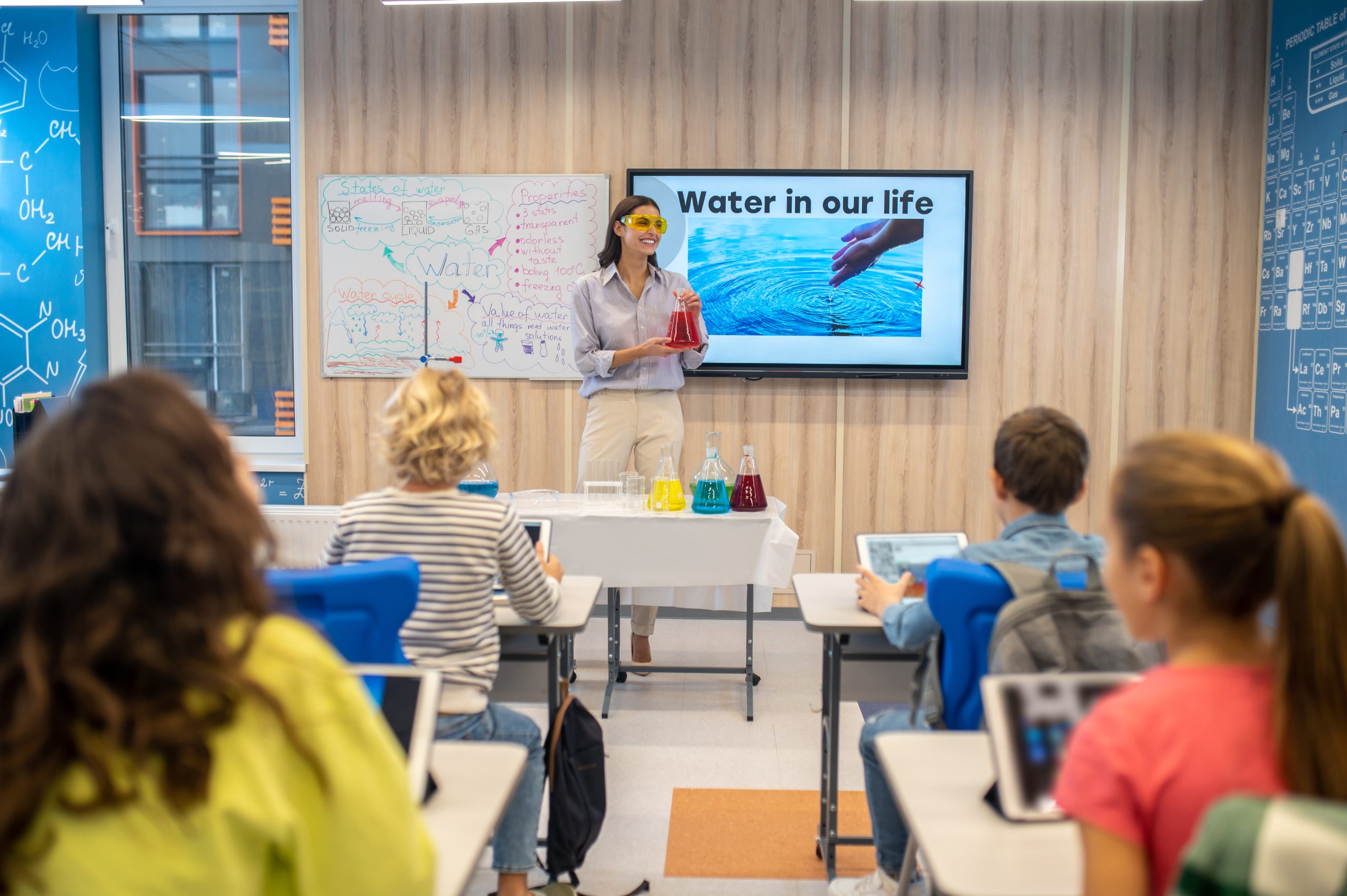 Como a tecnologia das Smart TVs está transformando o ensino dentro das escolas